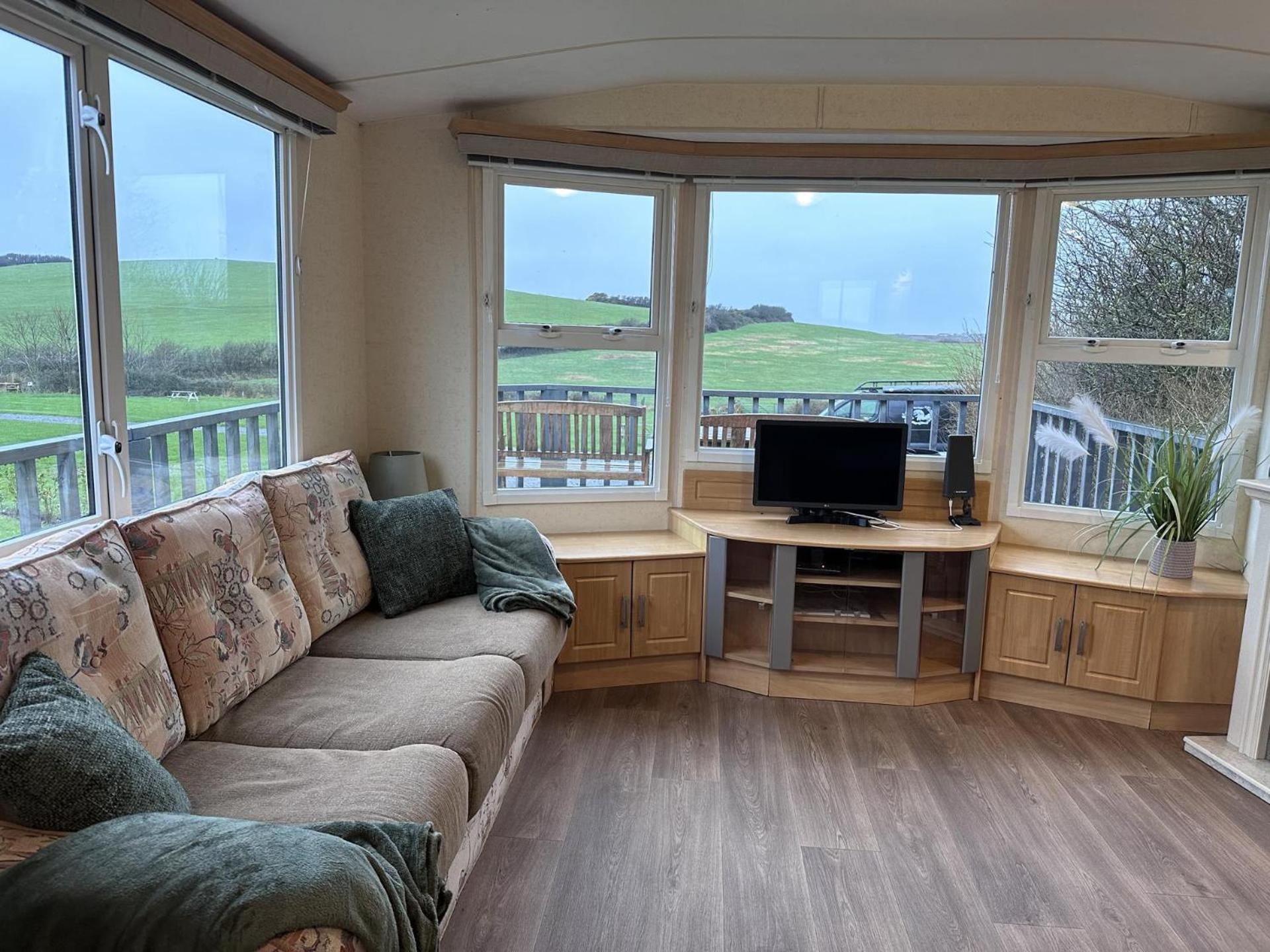 Captivating 2-Bed Static Caravan In Holyhead Llanfachraeth Экстерьер фото