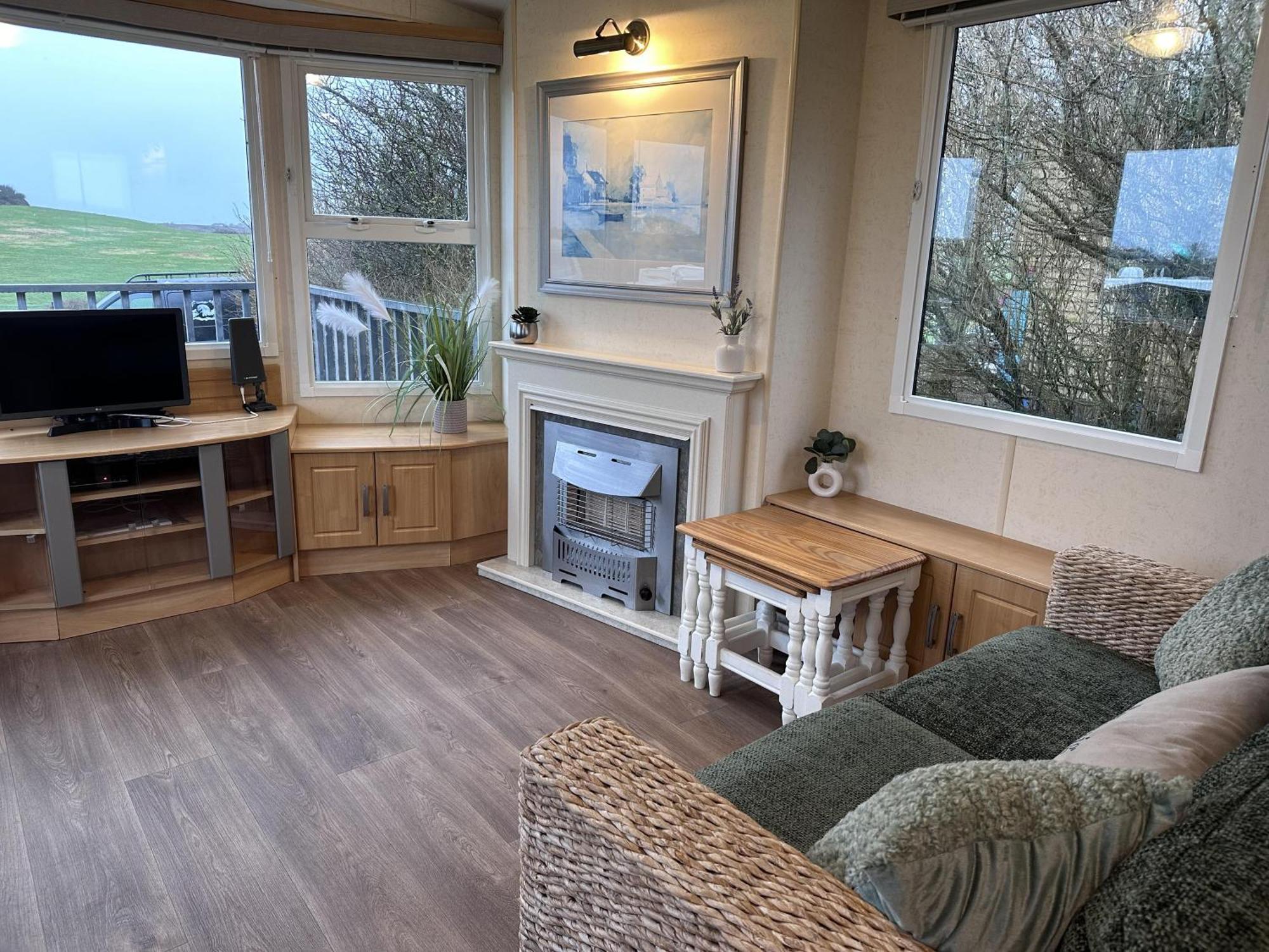 Captivating 2-Bed Static Caravan In Holyhead Llanfachraeth Экстерьер фото