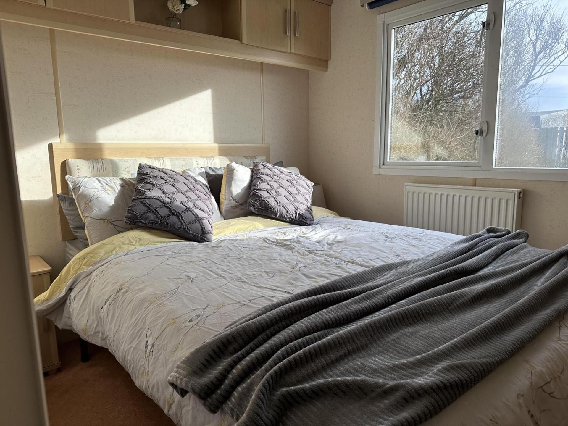 Captivating 2-Bed Static Caravan In Holyhead Llanfachraeth Экстерьер фото